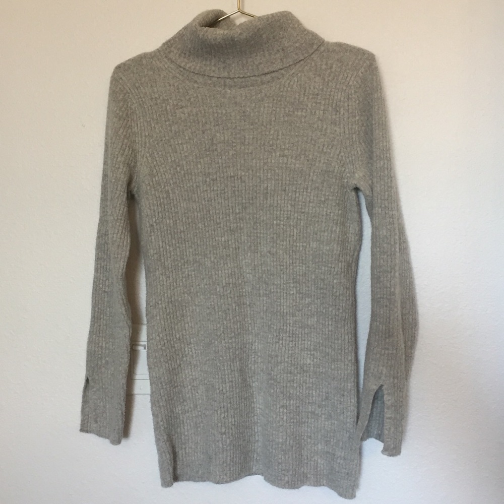 🛍Banana Republic | Wool Blend Turtle Neck Sweater